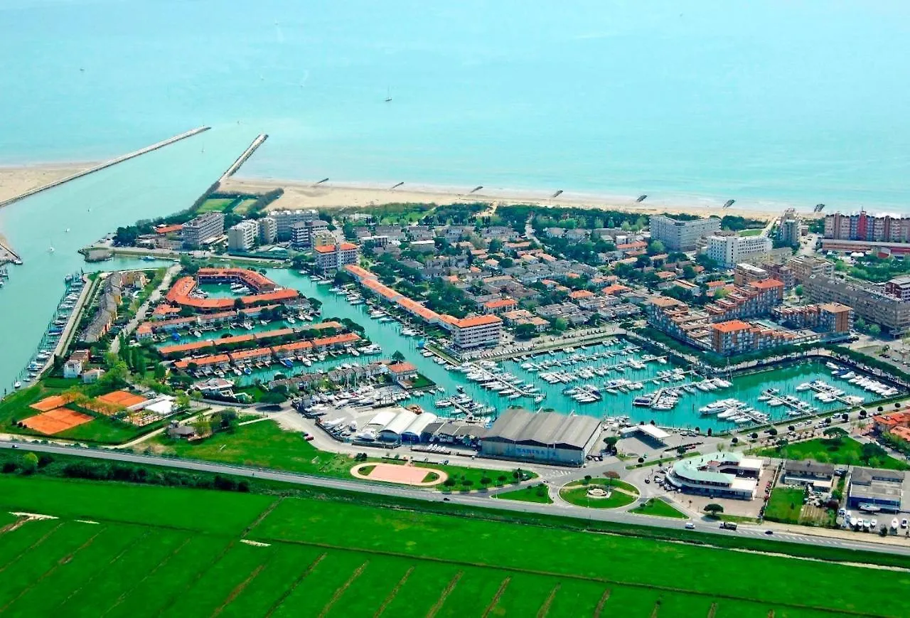 Luminous Flat With Big With Terrace - Beahost Lägenhet Porto Santa Margherita di Caorle